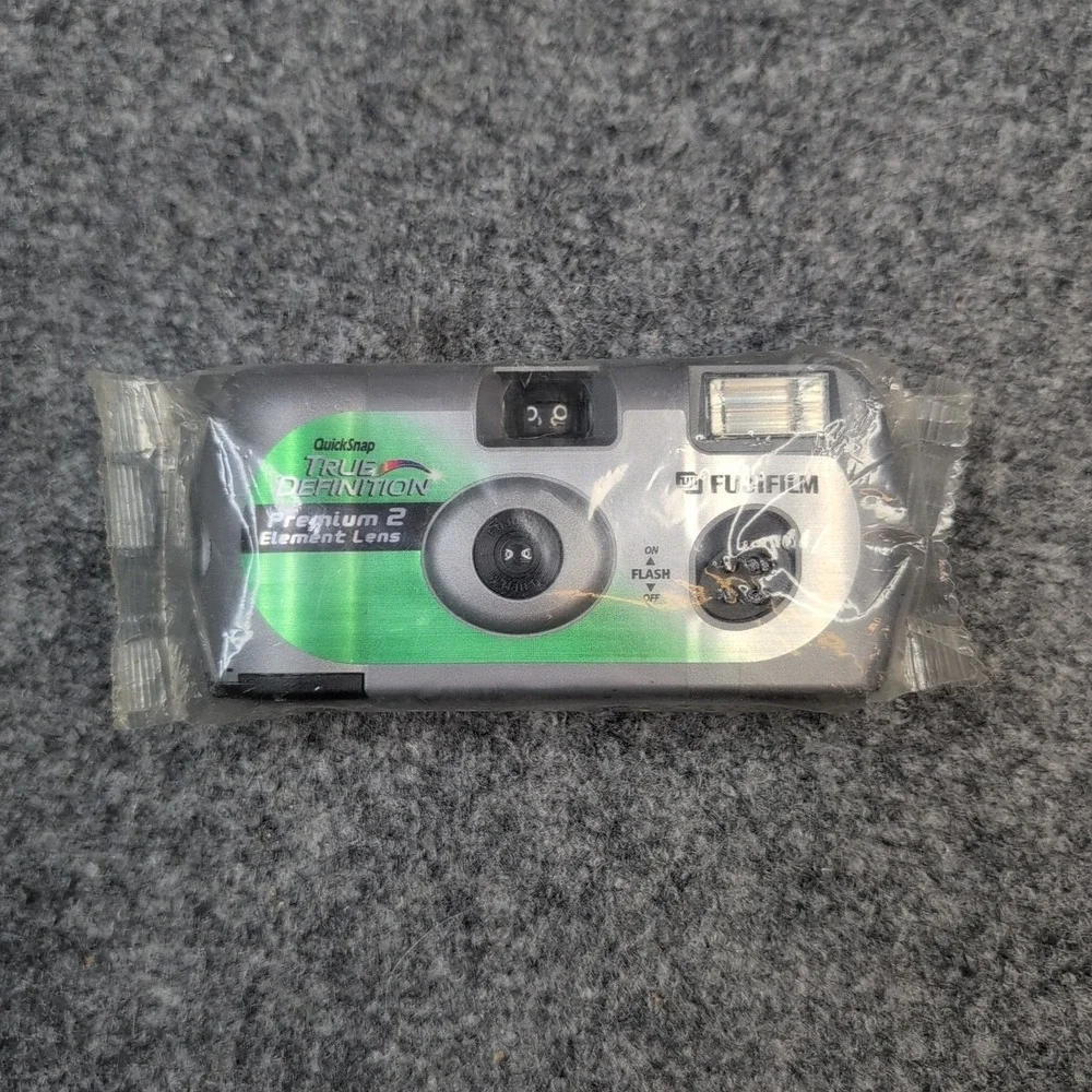 Fujifilm 27 Exp QuickSnap Flash 400 Camera‎ NEW NIP Expired 01-08